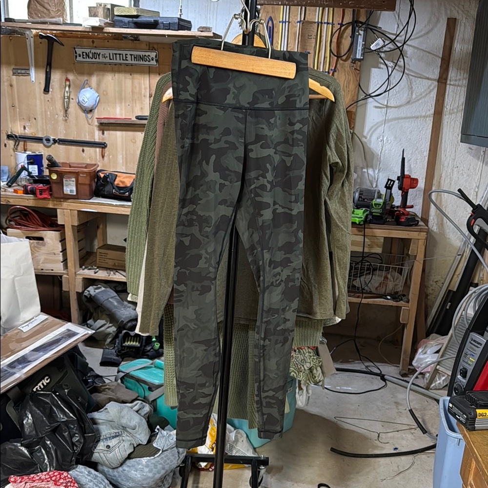 Lululemon women’s Camo yoga pants